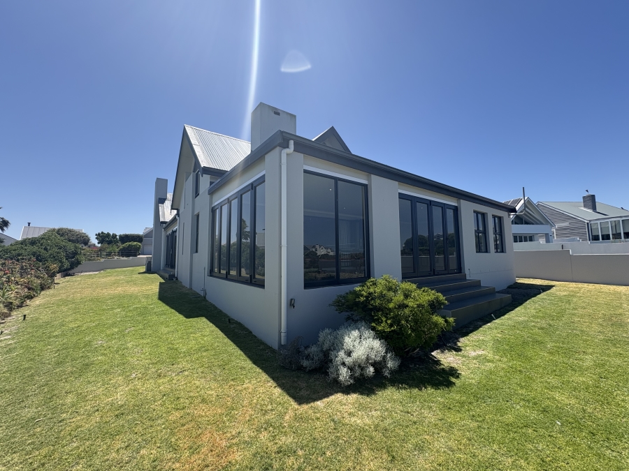 4 Bedroom Property for Sale in Grotto Bay Western Cape